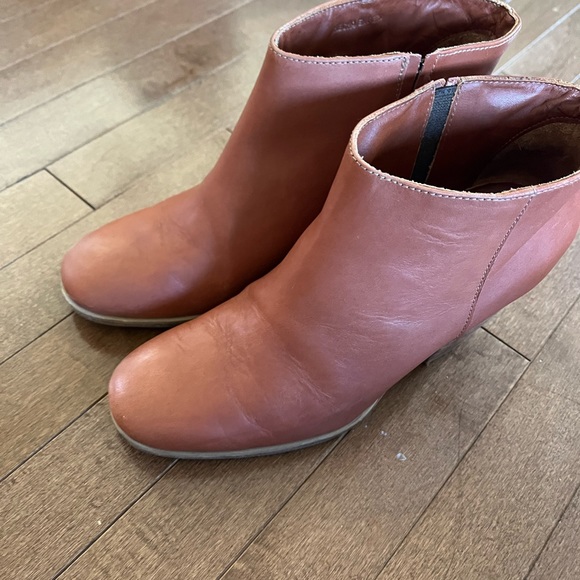 Rachel Comey Mars booties size 6 caramel. - Picture 3 of 9